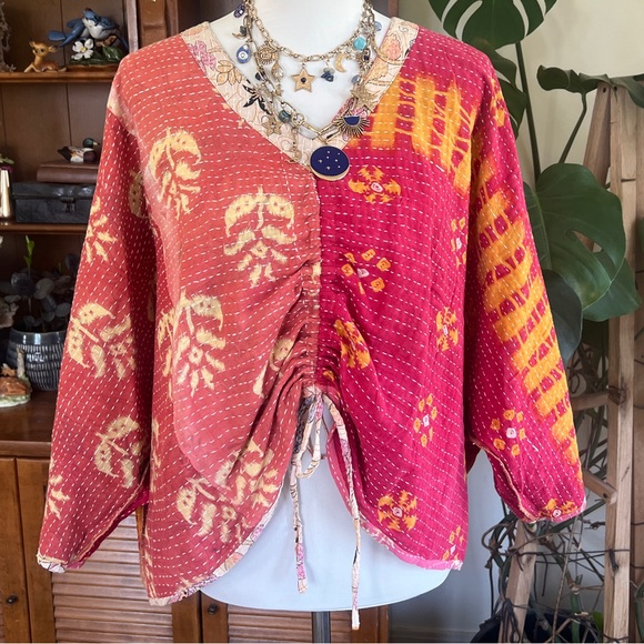 She Lives Beauty Pink Bird Kantha Butterfly Cinch Tie Reversible V-Neck Shirt - Picture 10 of 15